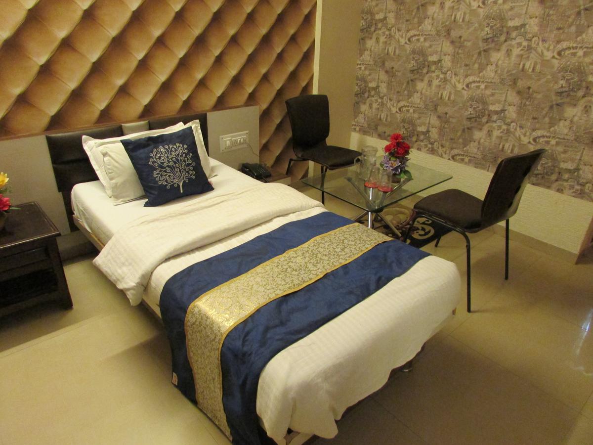 Hotel Neelkanth Residency Gandhinagar Extérieur photo