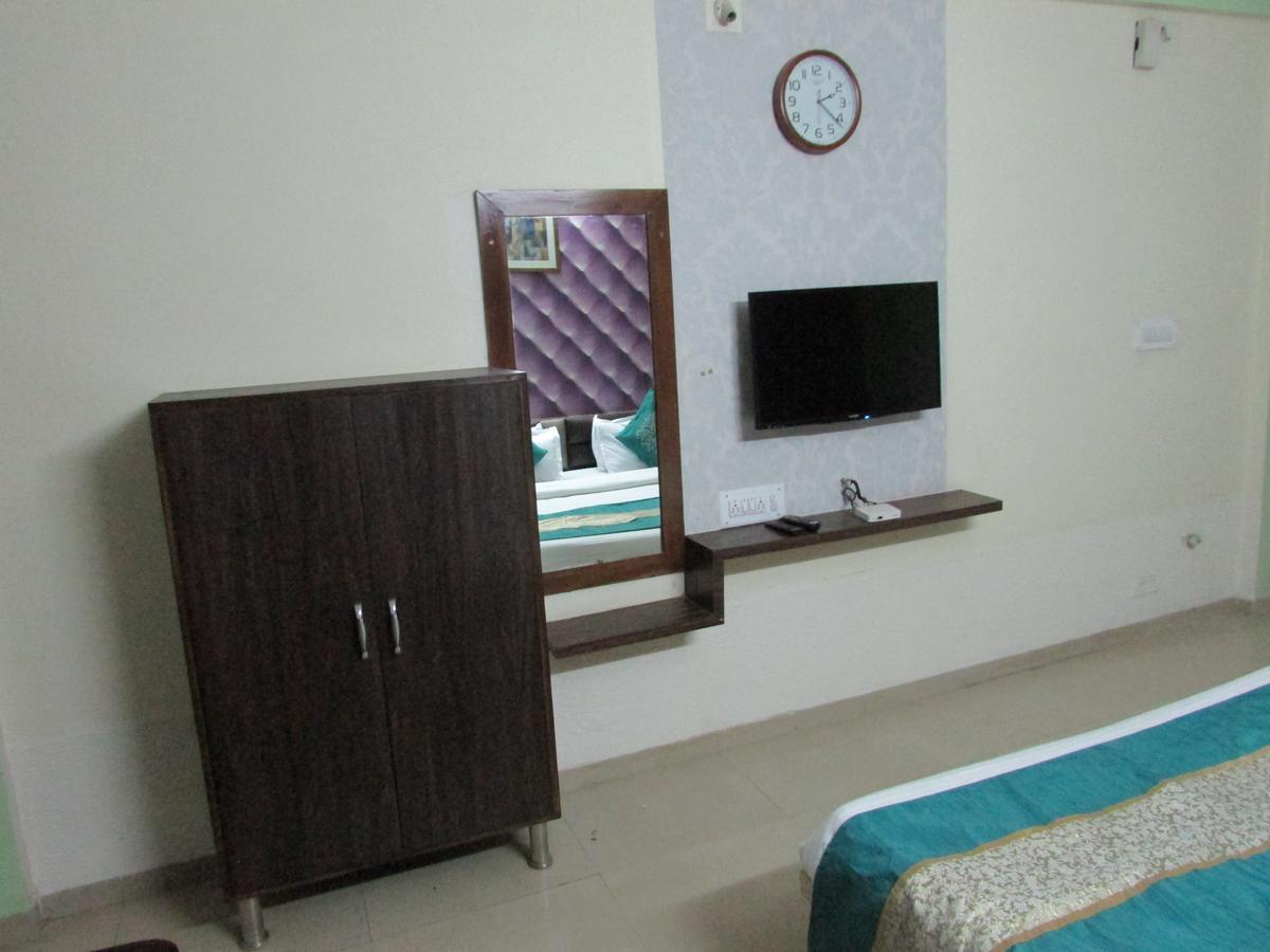 Hotel Neelkanth Residency Gandhinagar Extérieur photo