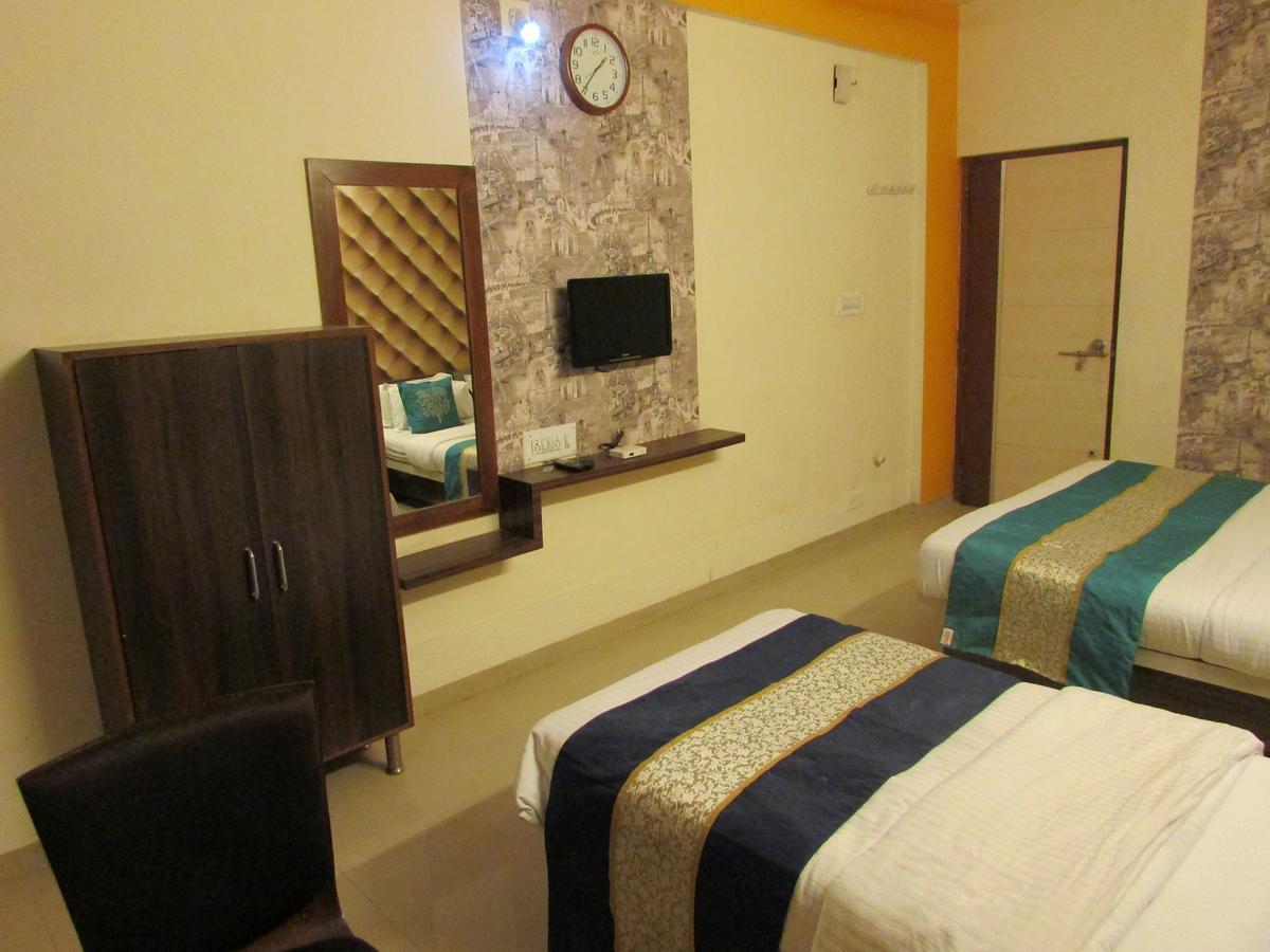 Hotel Neelkanth Residency Gandhinagar Extérieur photo